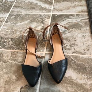 Never worn women’s sandals